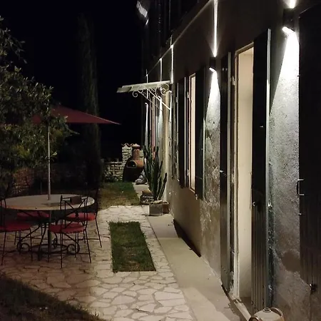D'hotes Bed & Breakfast